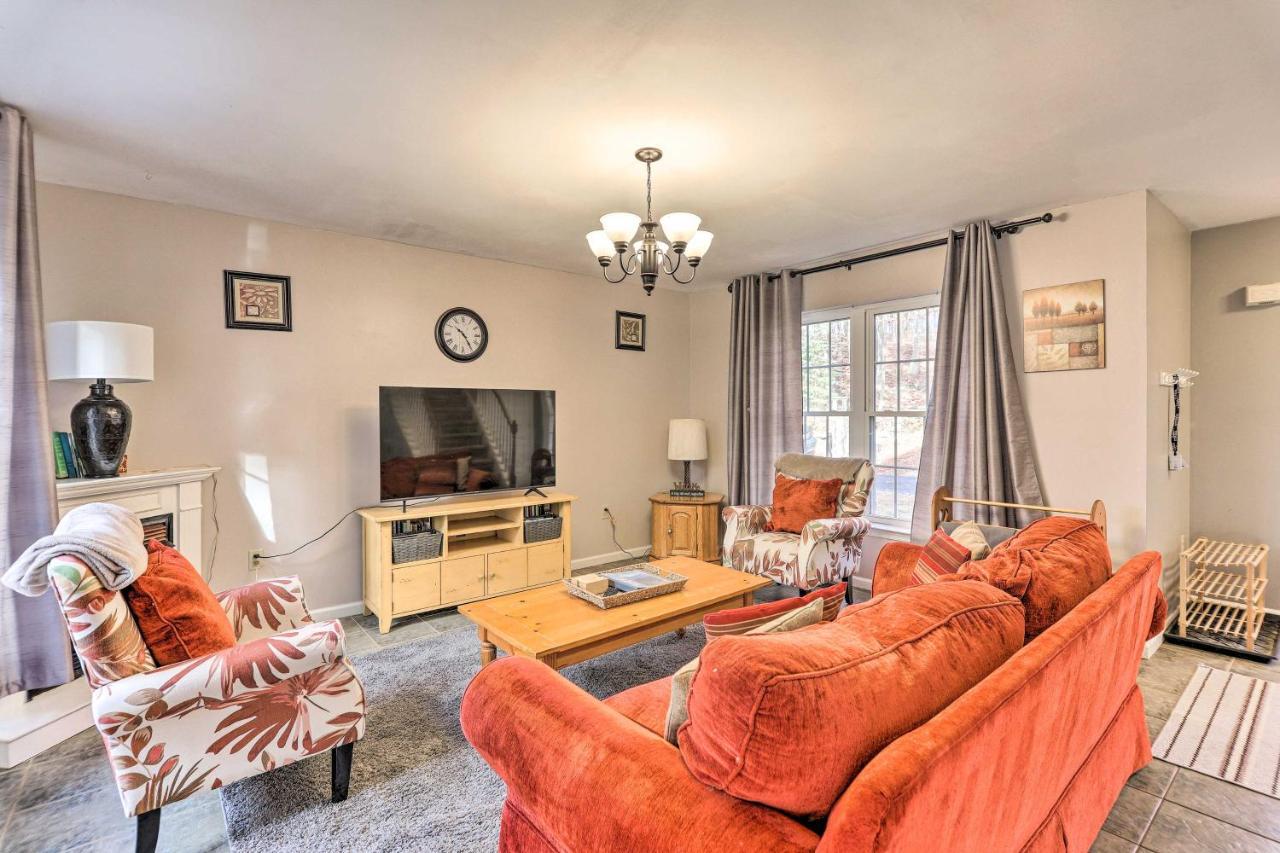 With Access And Hot Tub Albrightsville