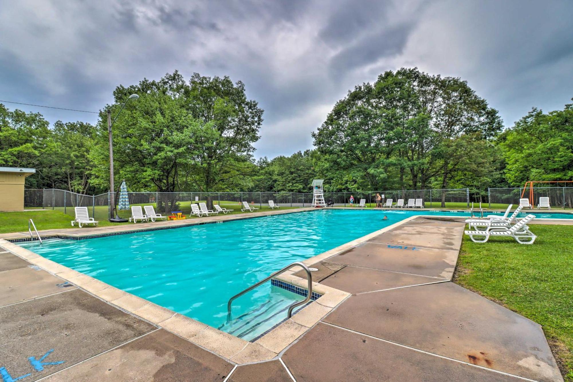 With Access And Hot Tub *