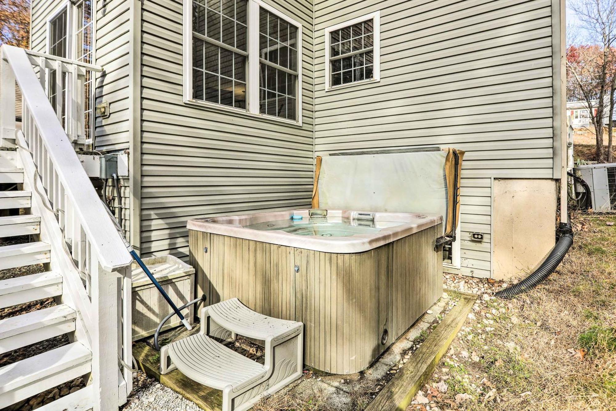 With Access And Hot Tub *